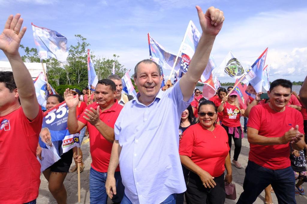 Omar aparece em primeiro lugar para Senado, seguido de Arthur e Coronel Menezes