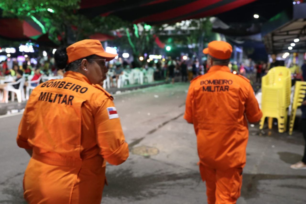 Bombeiros fiscalizam 61 bares e casas de show e apenas 6 estavam regulares em Manaus