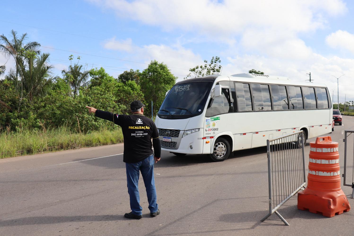 Motorista sem habilitação e mais: 23 veículos são autuados em fiscalização na AM-070