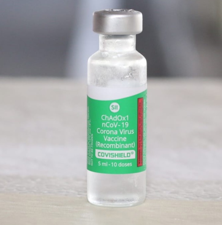 Remessa com 220 mil doses da vacina de Oxford chega hoje ao Brasil