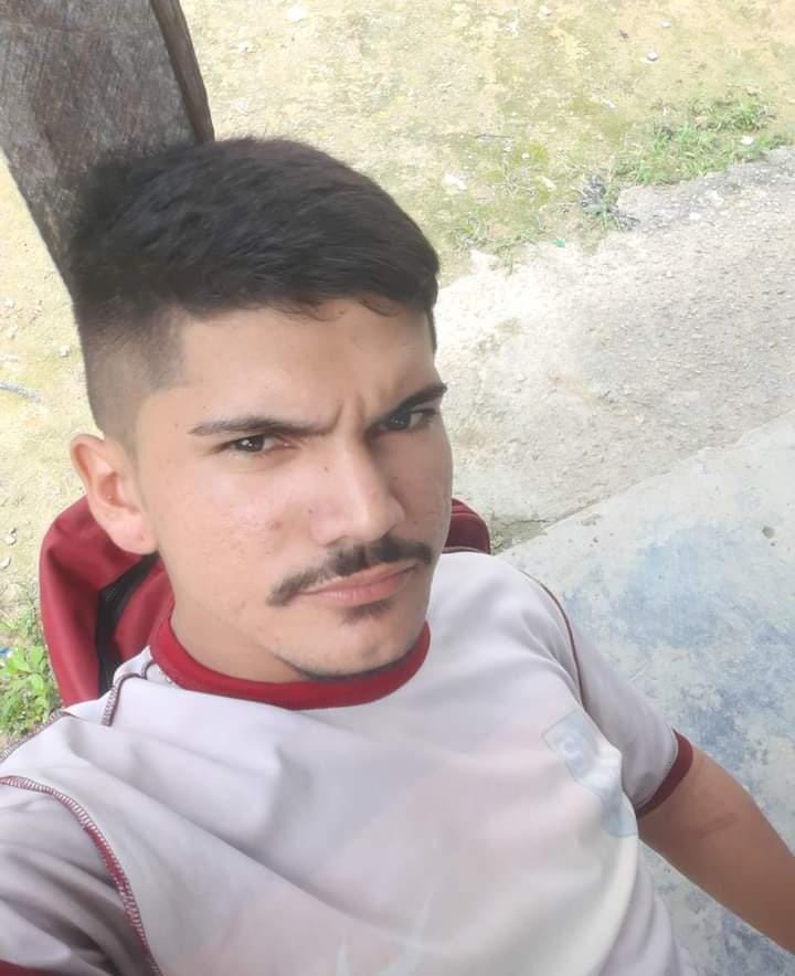 Jovem que acompanhava esposa desaparece após sair de maternidade em Manaus