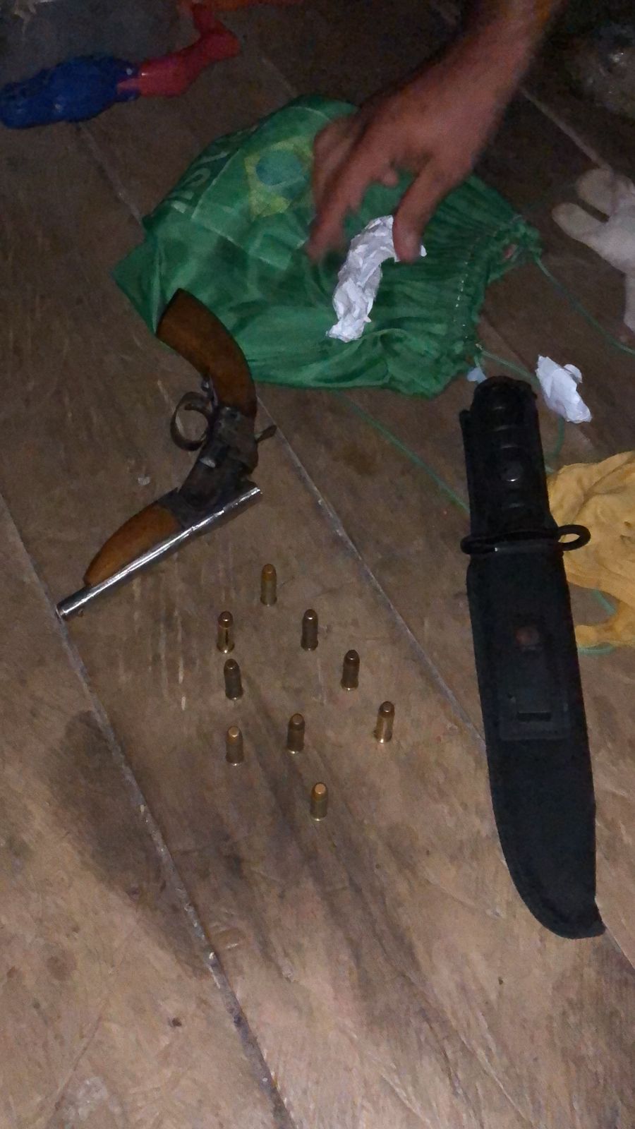 Pai é preso por manter filhas e neto em cárcere no Amazonas; menina sofreu tentativa de estupro