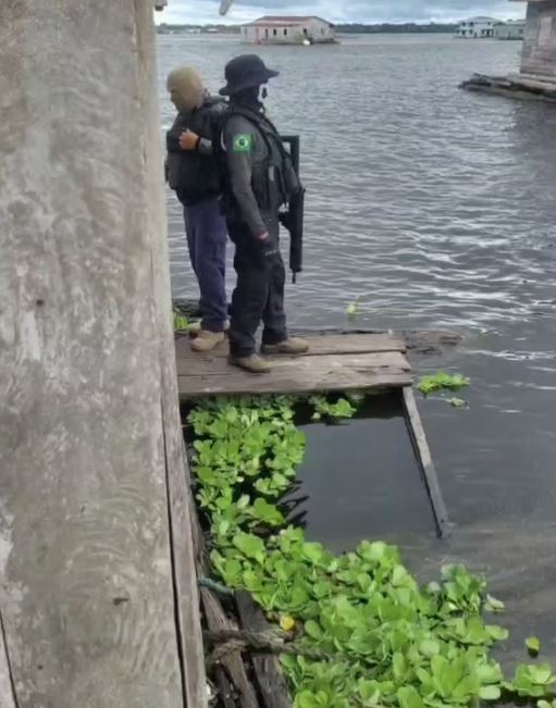 Grupo de 'piratas de rio' suspeito de roubo e furto é preso em operação em Tefé