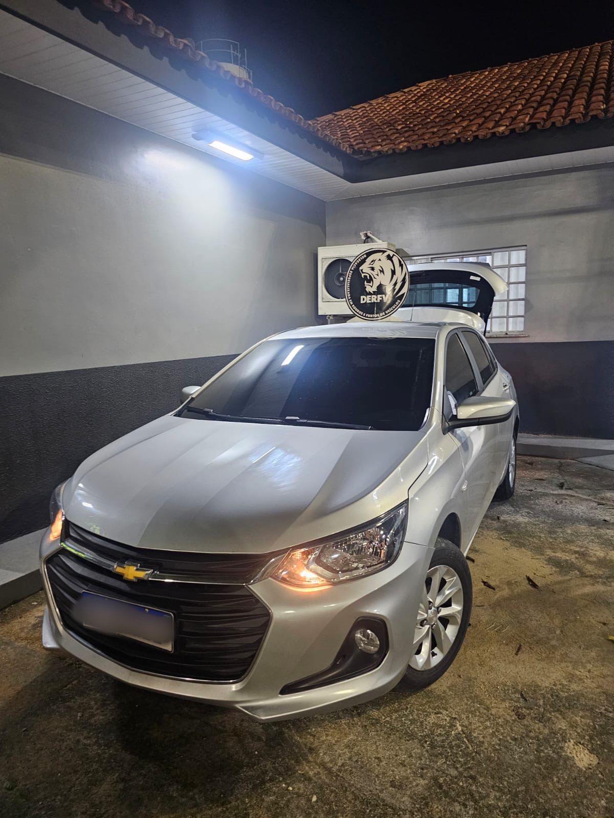 Mulher é presa no Japiim por adulterar placa de carro para não pagar IPVA
