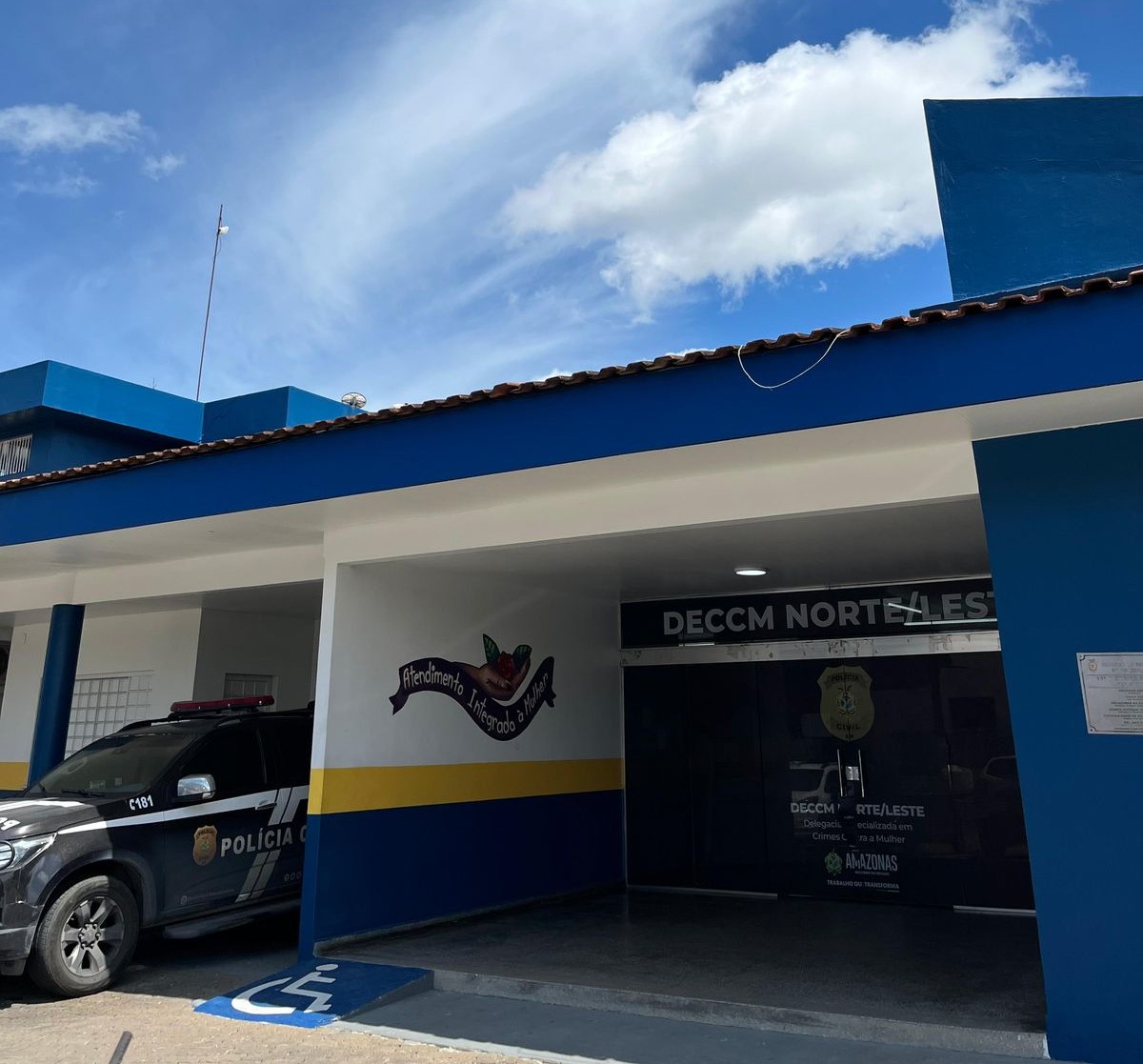 Homem é preso por agredir e ameaçar companheira após crise de ciúme em Manaus