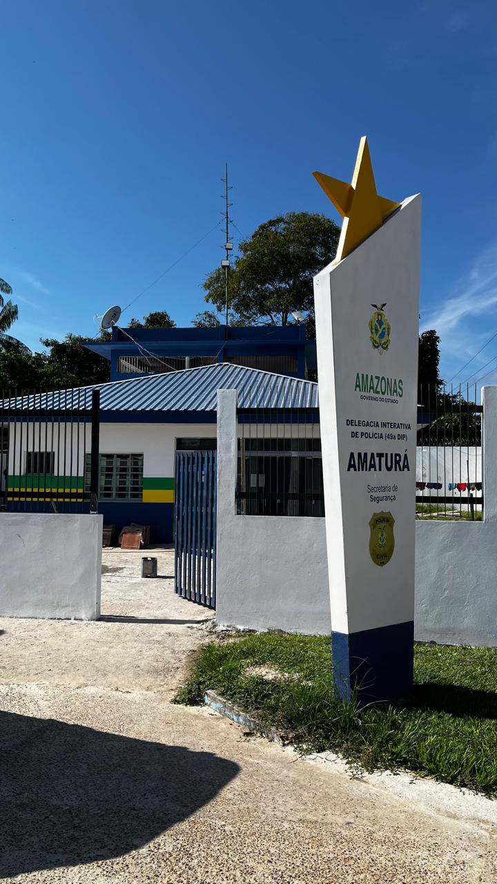 Homem esfaqueia colega de bar por se recusar a comprar mais bebida em Amaturá