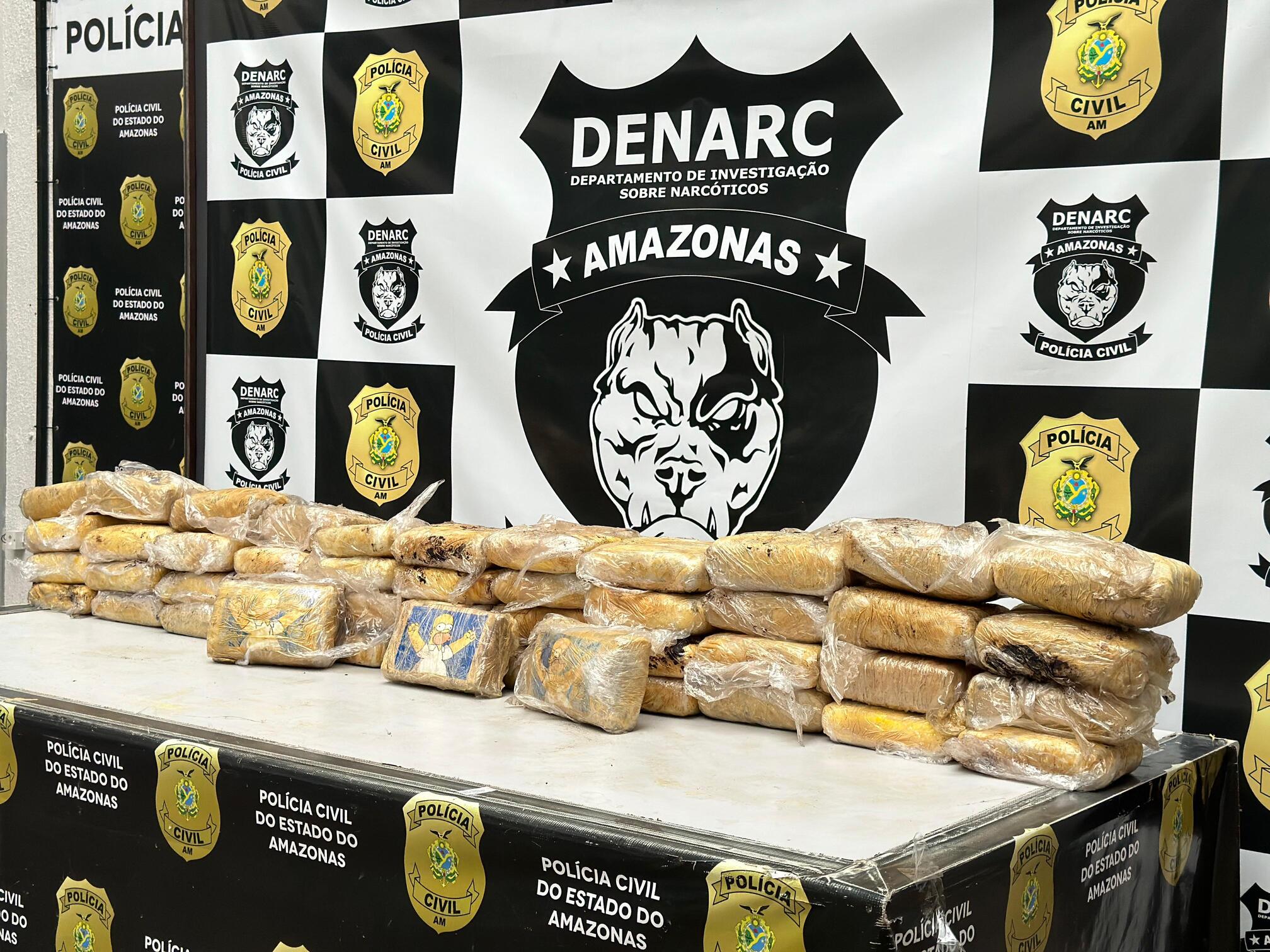 Polícia prende três pessoas e apreende mais de meia tonelada de maconha em Manaus