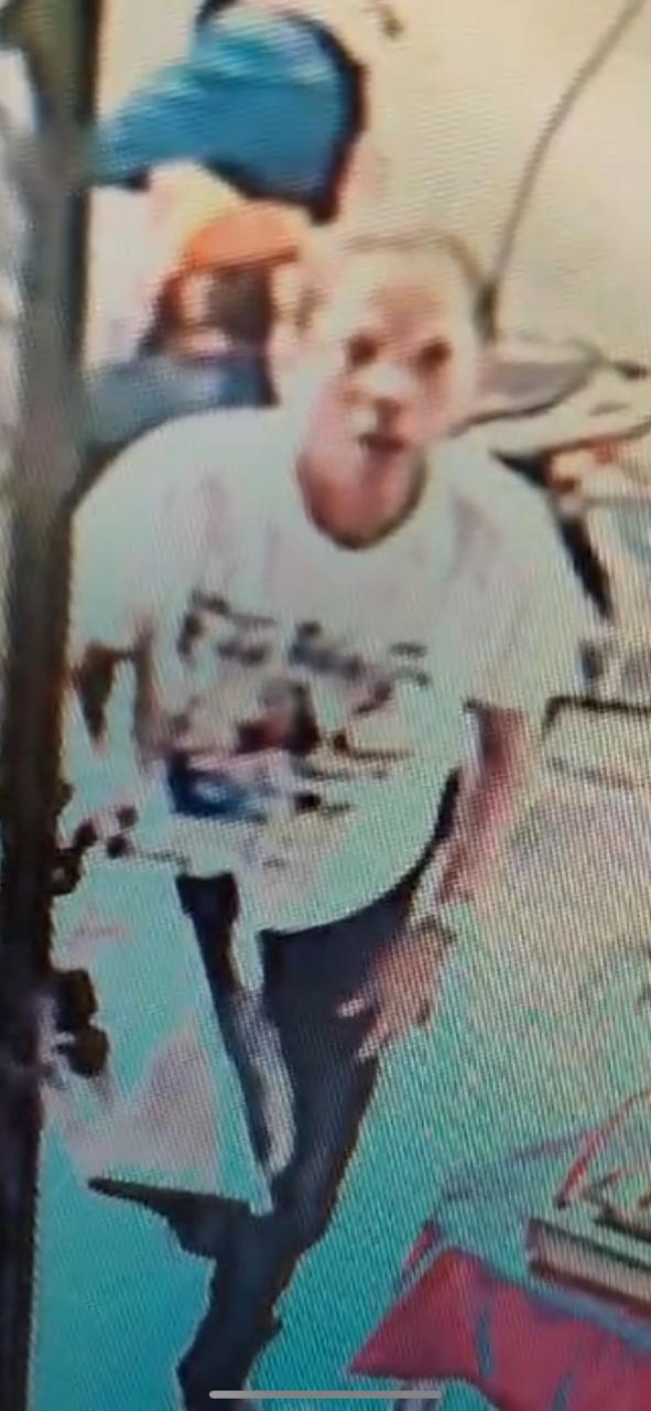 Mulher que finge ser funcionária do CRAS para furtar casas é procurada no Coroado