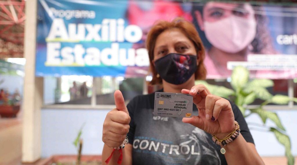 Pontos de entrega do cartão Auxílio Estadual vão funcionar no feriado em Manaus