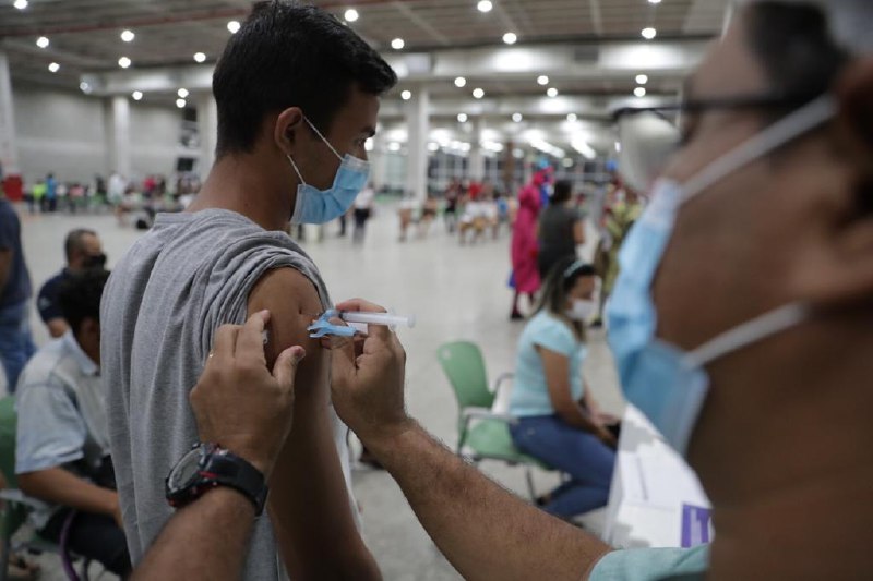 Mais de 40 mil pessoas são vacinadas contra a covid em mutirão em Manaus