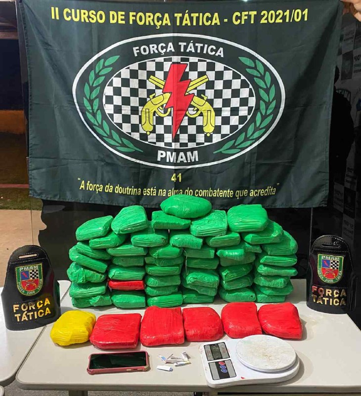 Quase 300 quilos de drogas e 25 armas são apreendidos no Amazonas