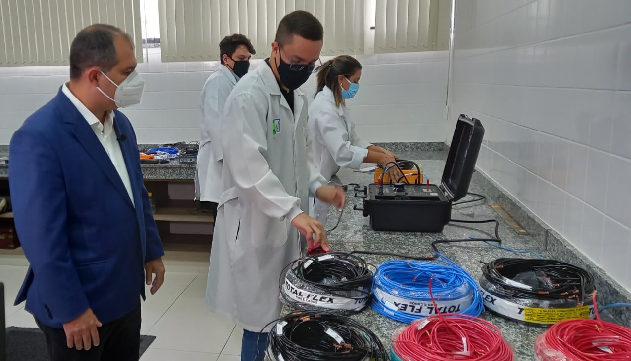 Empresas de fios e cabos elétricos de baixa tensão são autuadas após fiscalização em Manaus