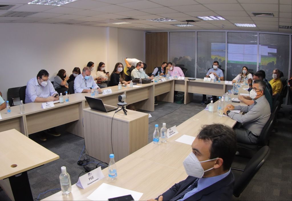 Bares e restaurantes vão passar a exigir carteira de vacinação no Amazonas 