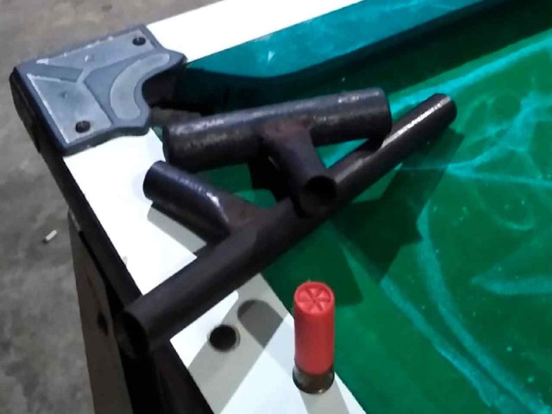 Adolescente são flagrados com arma artesanal dentro de bar em Manaus