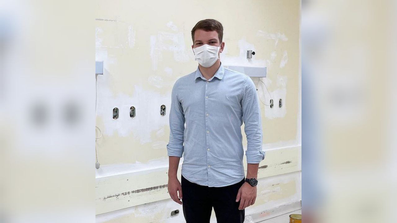 Vereador diz que pessoas feias devem continuar usando máscara contra a covid-19