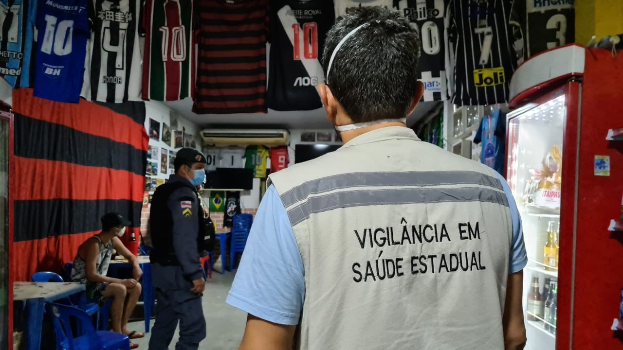 Bares são fechados por descumprir decreto em Manaus