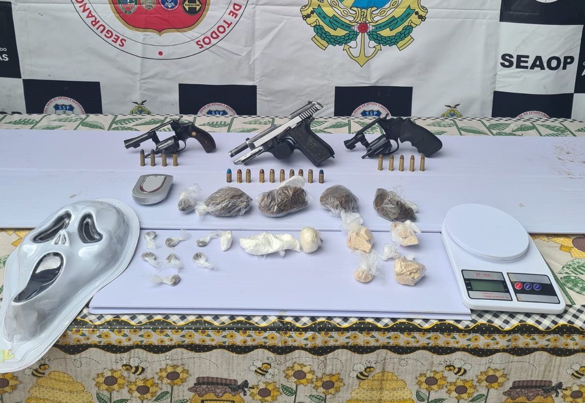 'Gordinho' e irmão são presos com armas, drogas e máscara de pânico no Amazonas