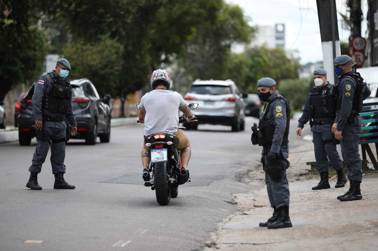 31 pessoas são presas por envolvimento em ataques de facção no Amazonas