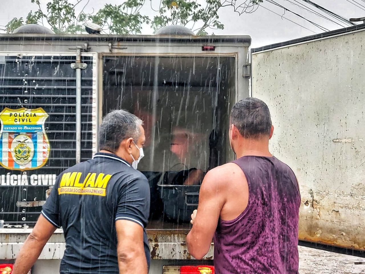 Com tornozeleira, corpo de homem é encontrado com corda no pescoço em Manaus