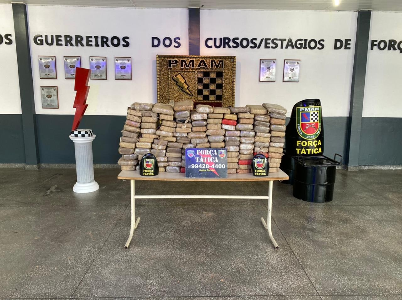 Jovem é preso com 127kg de drogas em ramal de Manaus