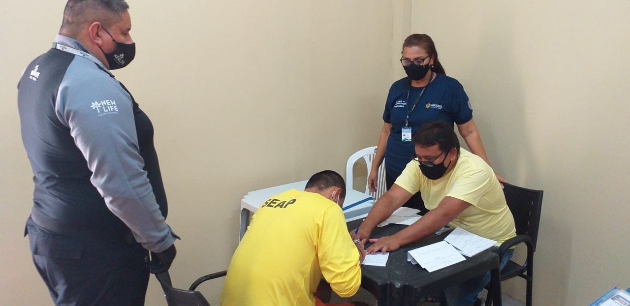 Internos do CDPM 1 recebem ação de emissão de RG