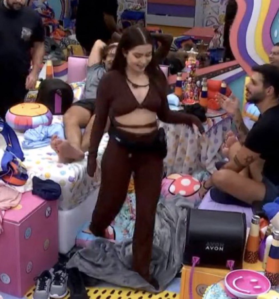 Jade Picon usa pijama de R$ 1,2 mil no BBB 22 e web reage: 'parece roupa de sair'
