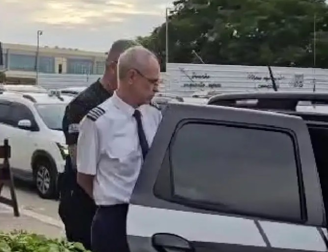 Vida dupla: quem é o piloto da Latam preso por abusar de crianças em São Paulo