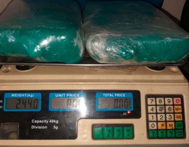 Homem é preso com 2,4 kg de drogas após denúncias no Amazonas