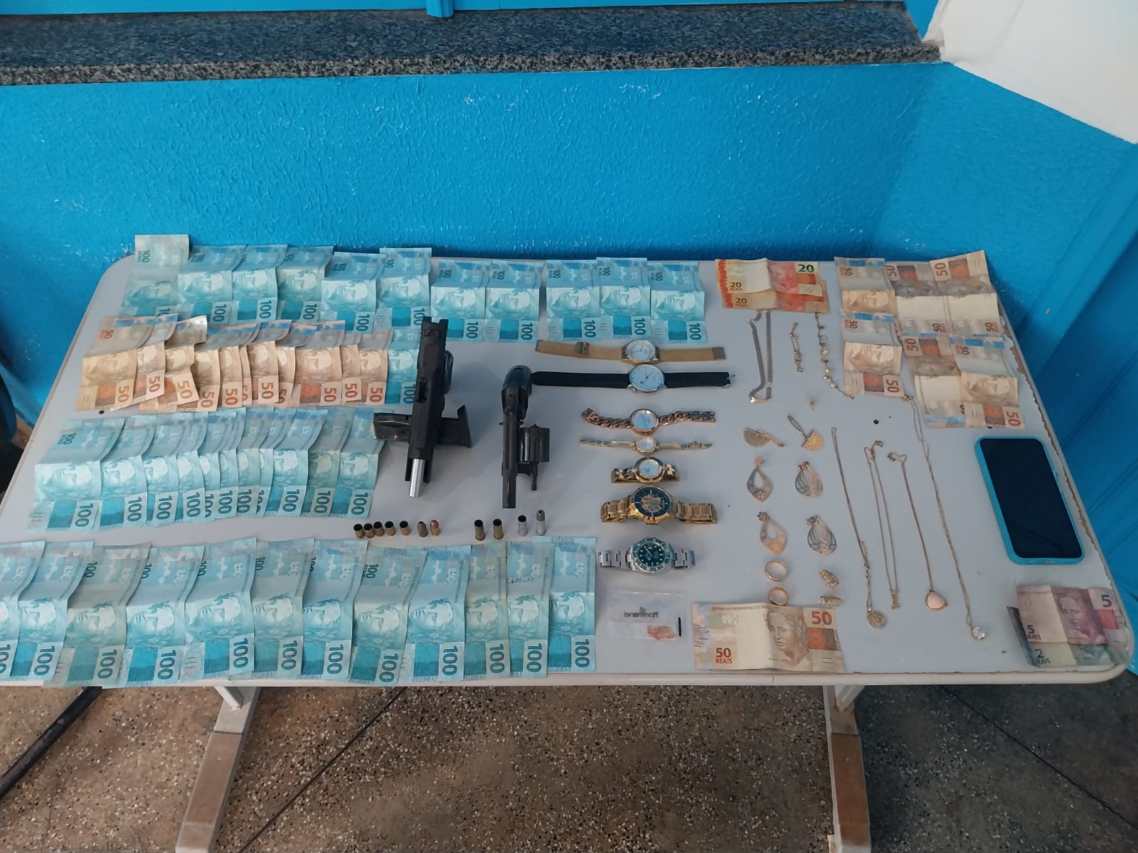 Gerente de banco é sequestrado e sua família é feita refém em Ipixuna; suspeitos morreram