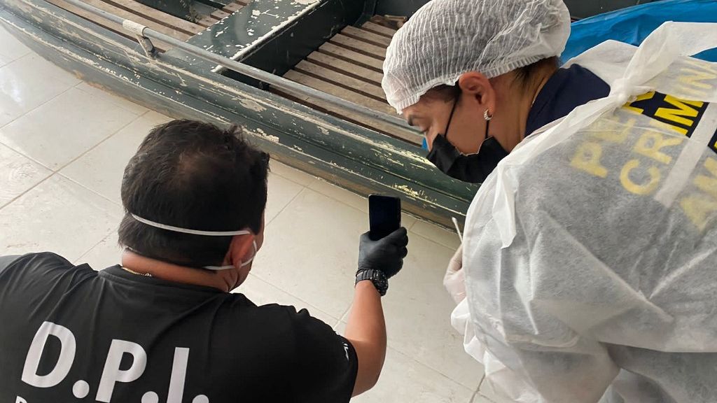 Peritos recolhem material genético no último dia de reconstituição do caso Bruno e Dom 