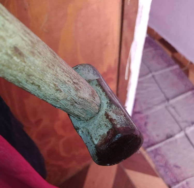 Mulher mata ex-companheiro a marretadas durante briga