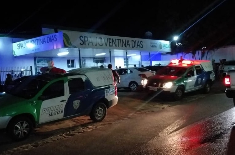 Motociclistas perseguem e atiram nas costas de pedestre em Manaus