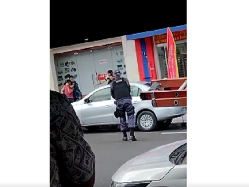 Vídeo mostra reféns usados como escudo humano após assalto em Manaus