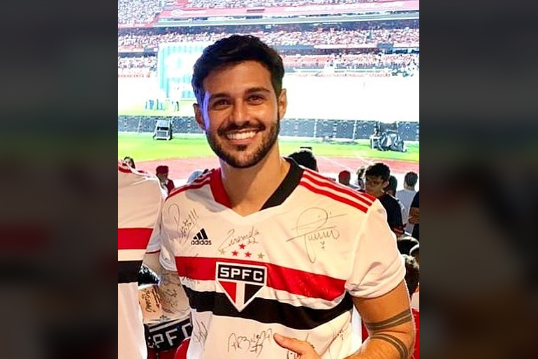 São Paulino, ex-BBB Rodrigo Mussi volta ao Morumbi 7 meses após grave acidente