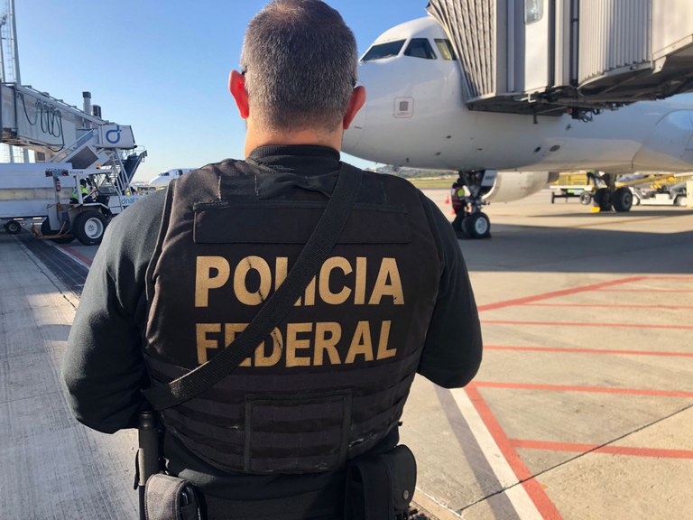 PF prende mais um suspeito de trocar etiquetas de bagagens em aeroporto de SP