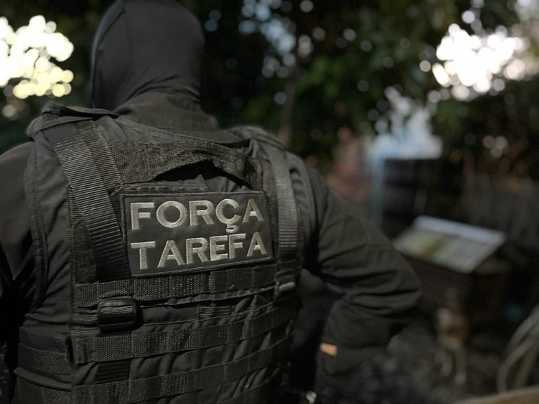 'Chefe de RH' de facção que emitia contratos com cláusula de morte é alvo da PF