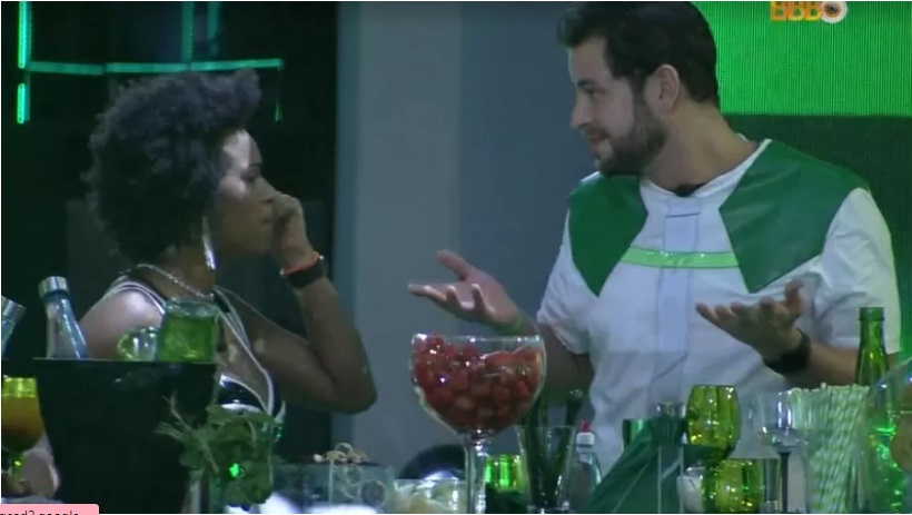 Gustavo alerta Natália sobre paredão: 'meu alvo agora é você'