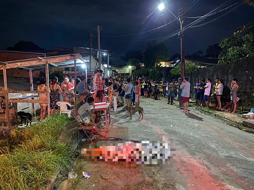 Pai e filho são executados enquanto vendiam churrasco no domingo de Páscoa em Manaus