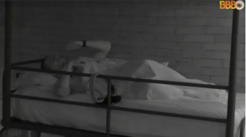 Arthur chora e lamenta estar no último paredão do BBB22: 'Não consigo ficar feliz'