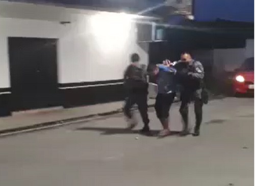 Adolescentes apreendidos são suspeitos de roubar carro de PM para cometer arrastões em Manaus