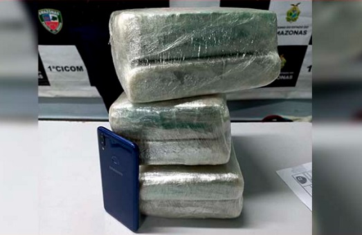 Polícia prende passageiro com 6kg de drogas em carro de app no Centro de Manaus