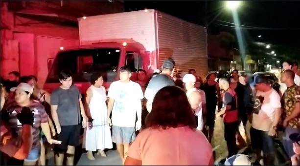 Polícia usa spray de pimenta para conter tumulto após idoso ser atropelado em Manaus