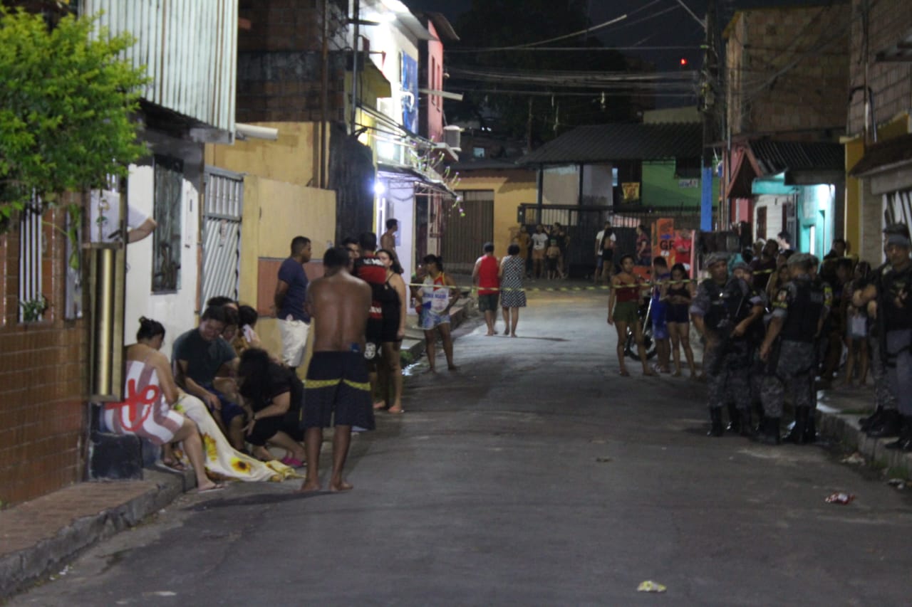 Criança de 2 anos ferida durante tiroteio morre em hospital de Manaus