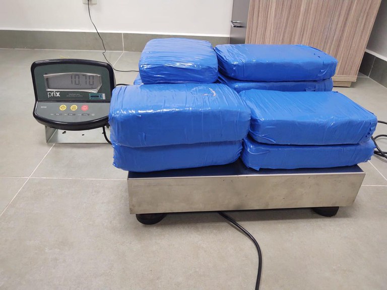 PF prende suspeito de transportar drogas de Manaus para Campinas