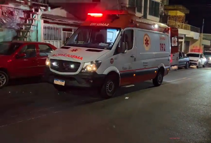 Mulher fica ferida após cair de moto em avenida de Manaus