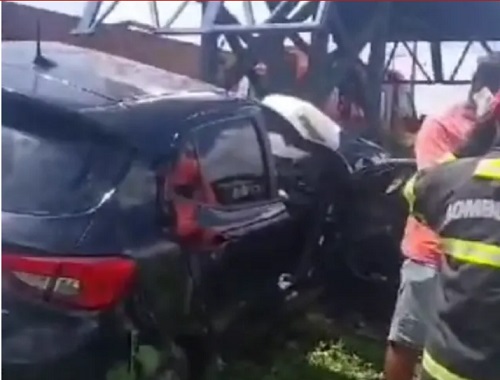 Vereador morre após bater carro contra placa em grave acidente