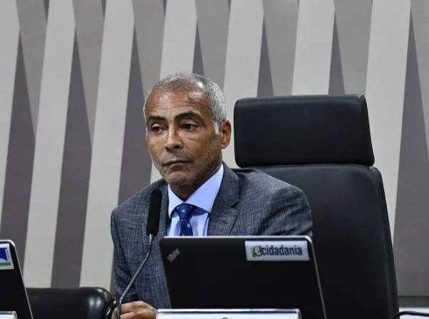 Criminosos invadem casa de Romário