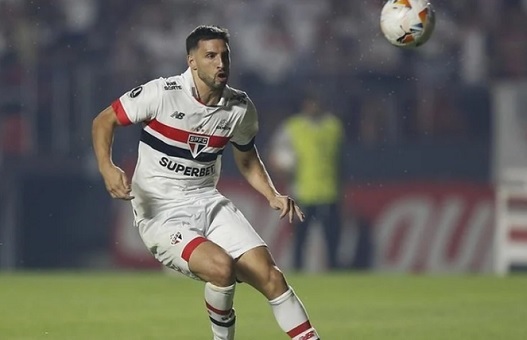Calleri oferece cartão de crédito para pagar despesas de Izquierdo no hospital