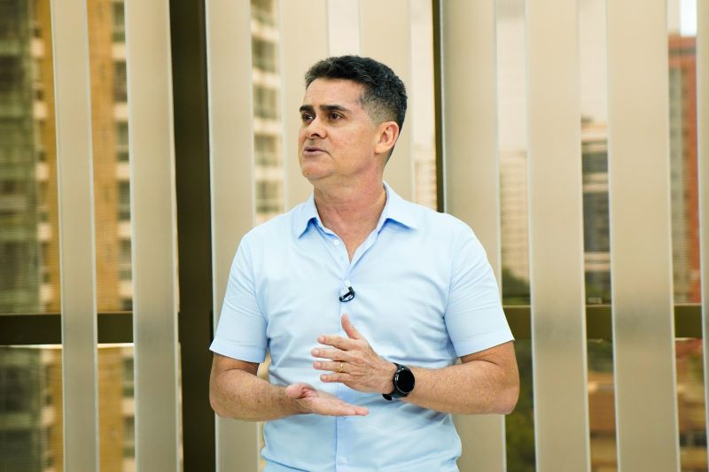 Prefeito David Almeida mantém mais dois secretários para novo mandato em Manaus