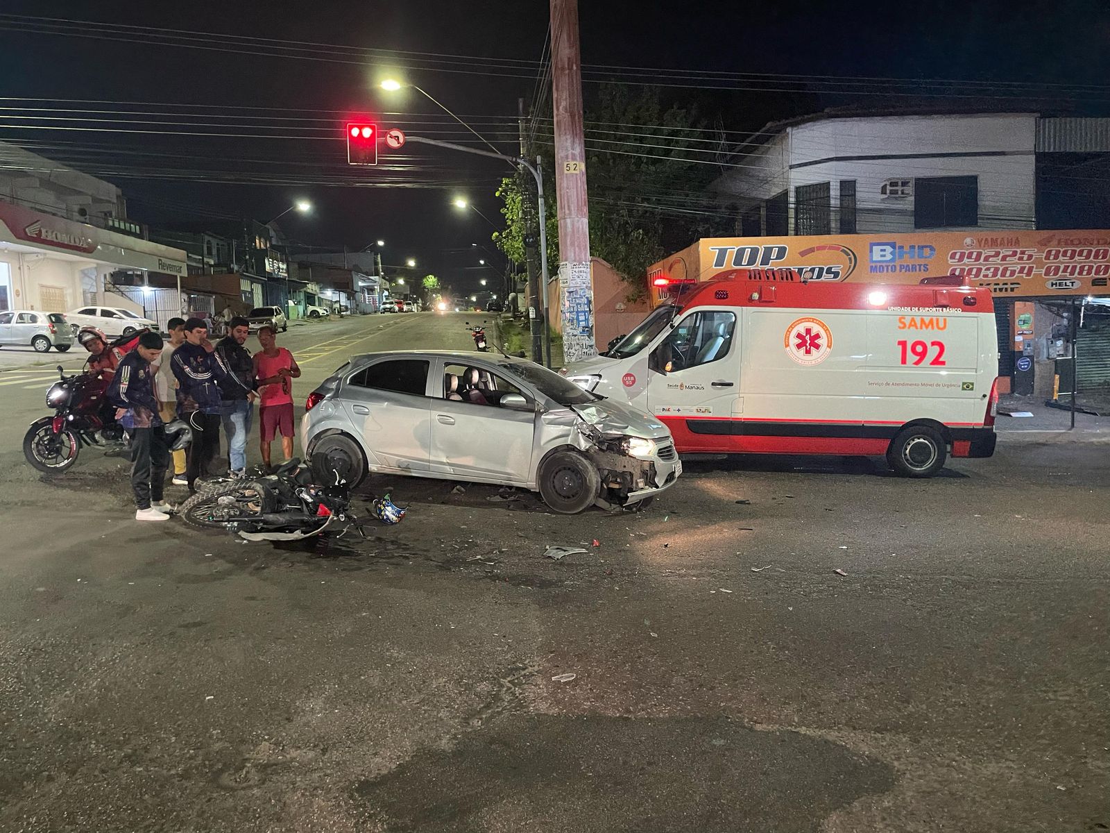 Motociclista fica gravemente ferido após acidente com carro na Cachoeirinha